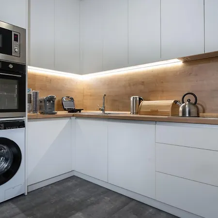 Lm - Moderny A Velky 90m2 - V Centre Mesta * Lipótszentmiklós