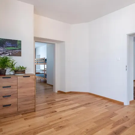 Lm - Moderny A Velky 90m2 - V Centre Mesta * Lipótszentmiklós