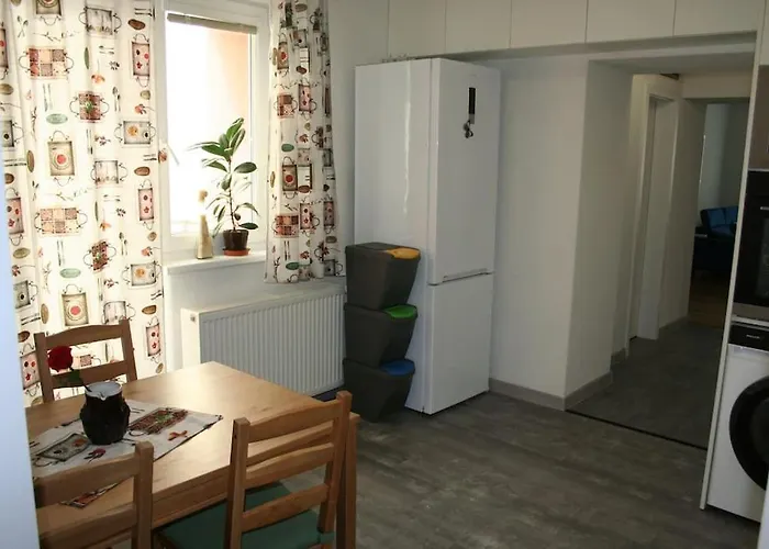 Lm - Moderny A Velky 90m2 - V Centre Mesta * Lipótszentmiklós