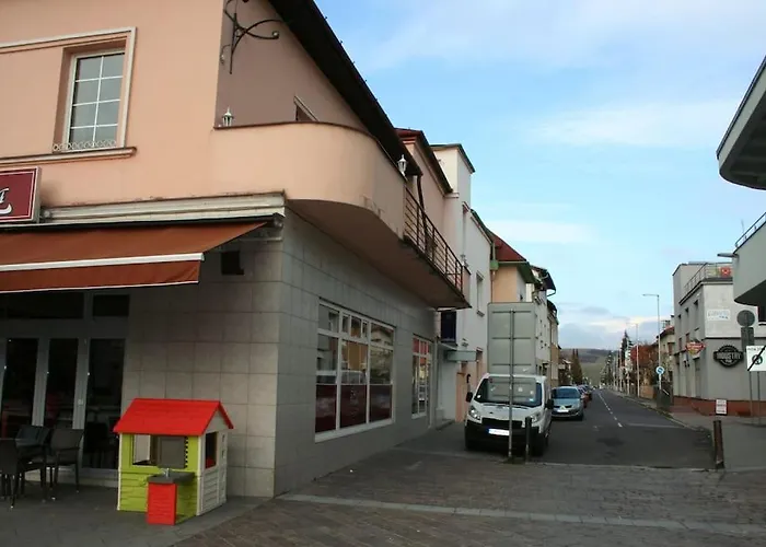 Lm - Moderny A Velky 90m2 - V Centre Mesta Apartman *