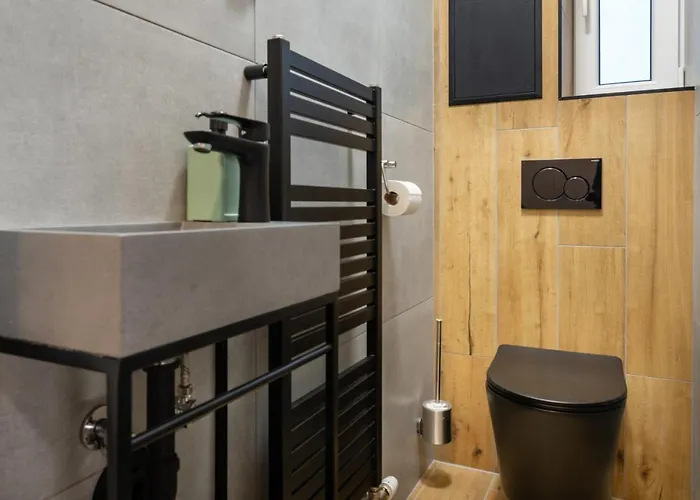 Lm - Moderny A Velky 90m2 - V Centre Mesta Apartman Lipótszentmiklós