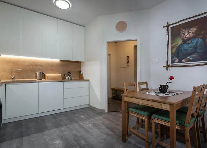 Lm - Moderny A Velky 90m2 - V Centre Mesta 아파트