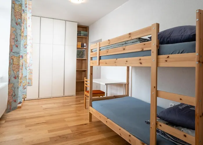 Lm - Moderny A Velky 90m2 - V Centre Mesta Apartman *